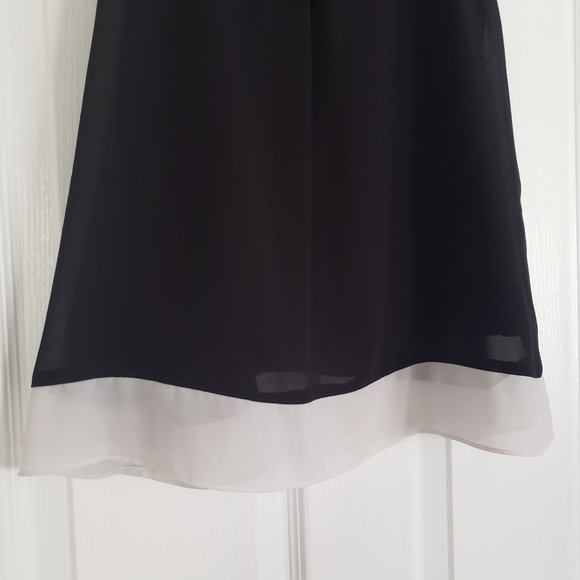 BCX Black Sleeveless Top with White Trim - Picture 2 of 7